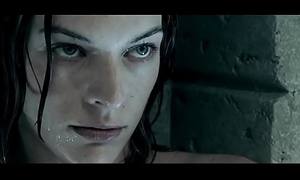 Milla Jovovich in Freeman Evil in Apocalypse 2004